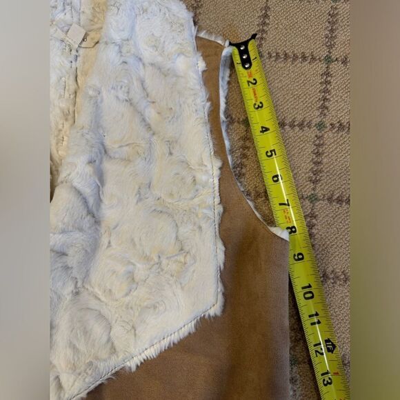 Onetheland Faux suede camel waterfall vest with white faux fur lining NWOT M - Picture 7 of 15